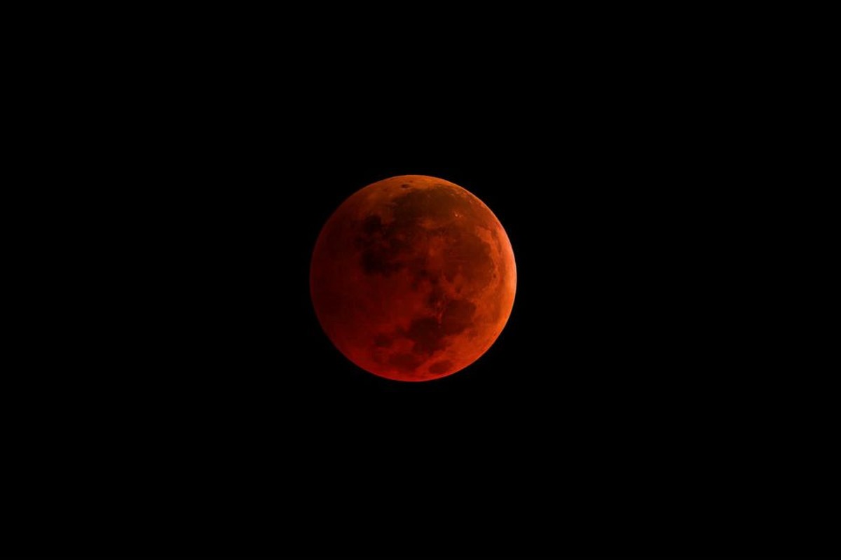 Lua de Sangue: como ver o eclipse total da Lua ao vivo e online