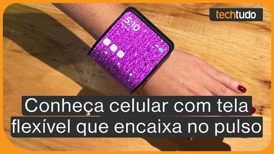 Conhecemos o celular flexível da Motorola que encaixa no pulso; veja vídeo