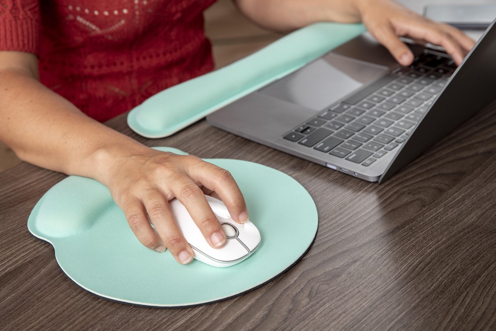 Mouse pad ergonômico: 7 modelos confortáveis para usar no dia a dia