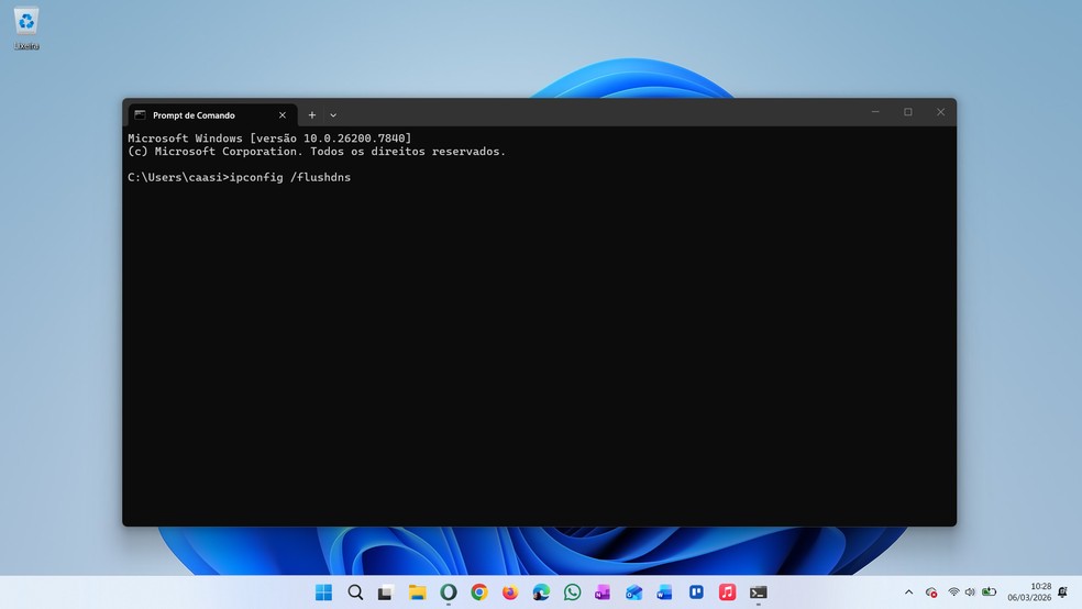 O comando ipconfig /flushdns limpa o cache de DNS no Windows — Foto: Reprodução/Caroline Silvestre