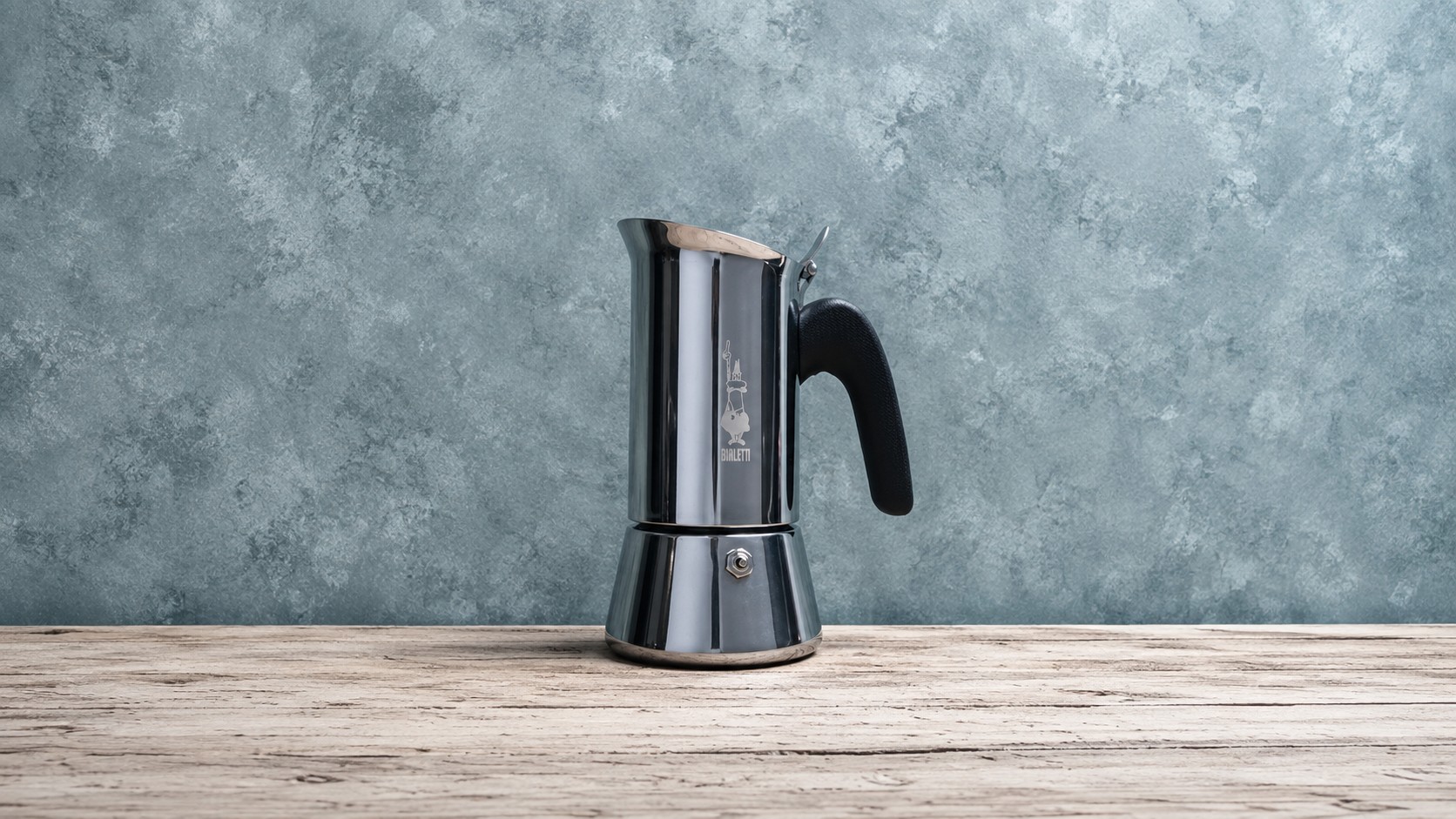 Tem fogão de indução? Então essa cafeteira inox é para você