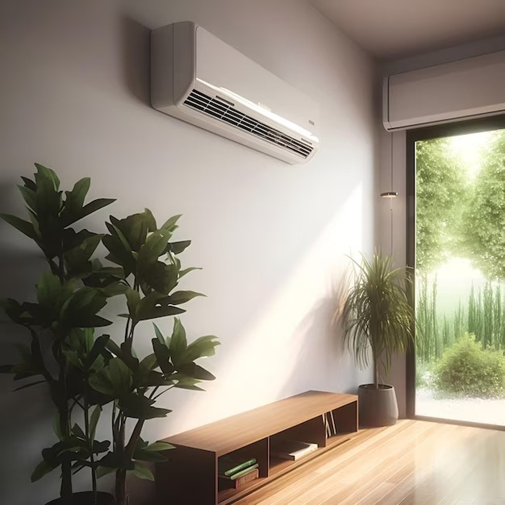 Colocar o ar-condicionado inverter sempre no máximo pode trazer algumas consequências negativas — Foto: Reprodução/Freepik