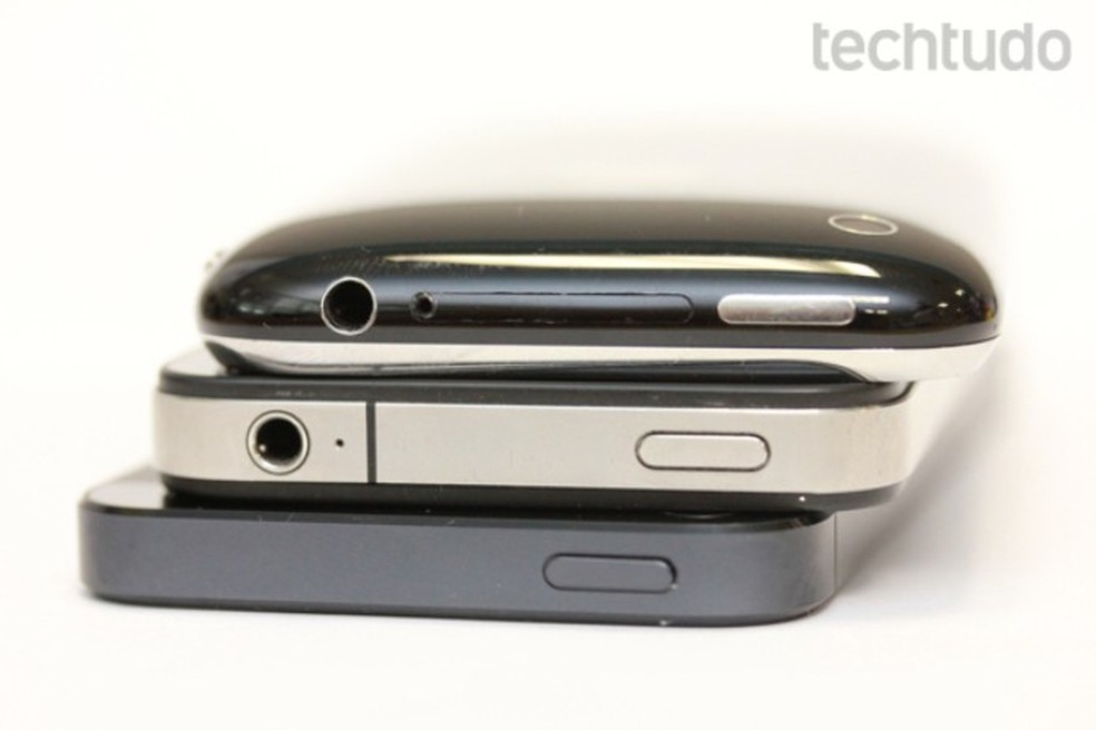 O iPhone 5 quase não guarda mais semelhanças com os primeiros modelos (Foto: Allan Melo / TechTudo) — Foto: TechTudo