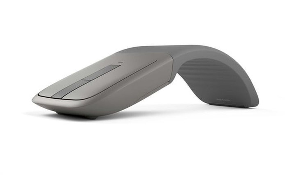 O Arc Mouse manteve o design curvo e ergonômico (Foto: Divulgação/Microsoft) — Foto: TechTudo