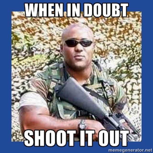Soldado mal-encarado com arma na mão vira o novo meme; entenda