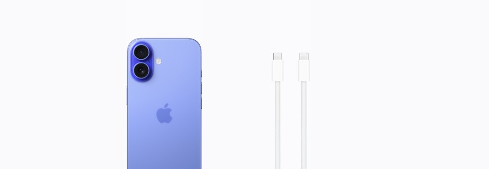 Cabo para recarga com conector USB-C está incluso na caixa do iPhone 16 — Foto: Reprodução/Apple