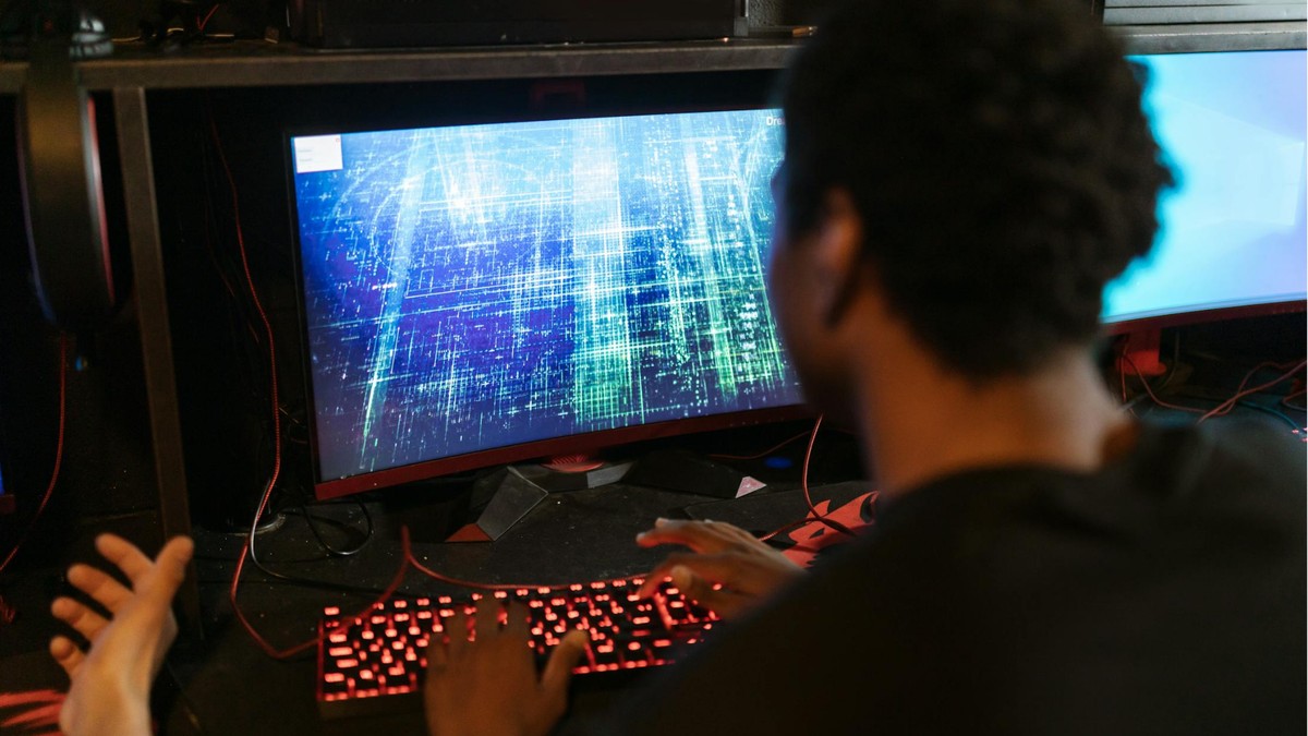 5 monitores gamer em promoção para jogar com imagem cristalina