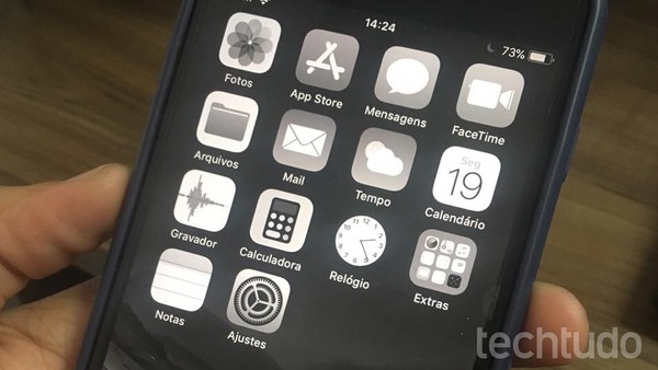 iPhone 8: como deixar a tela em preto e branco sem baixar apps