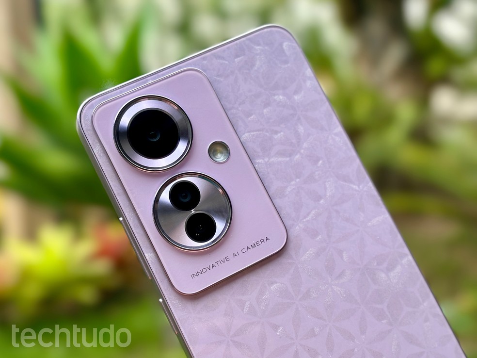 Conjunto de câmeras do Oppo Reno 11F — Foto: Ana Letícia Loubak/TechTudo