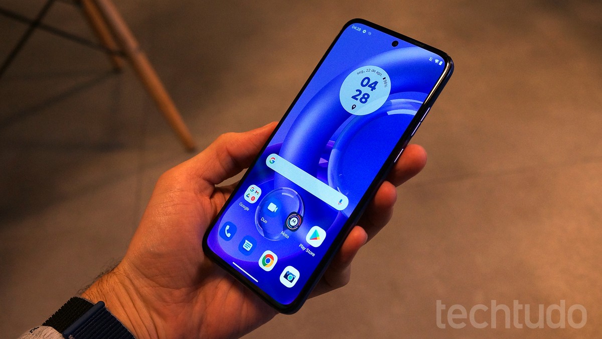 Motorola Edge 30 Neo carrega por indução?