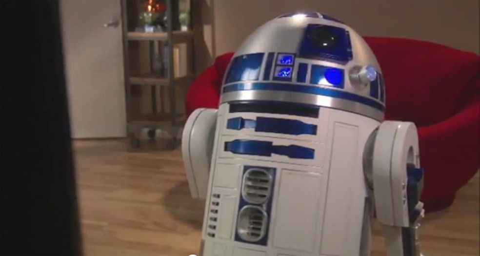 Encontro inusitado entre R2-D2 e Kinect acontece nos bastidores da E3