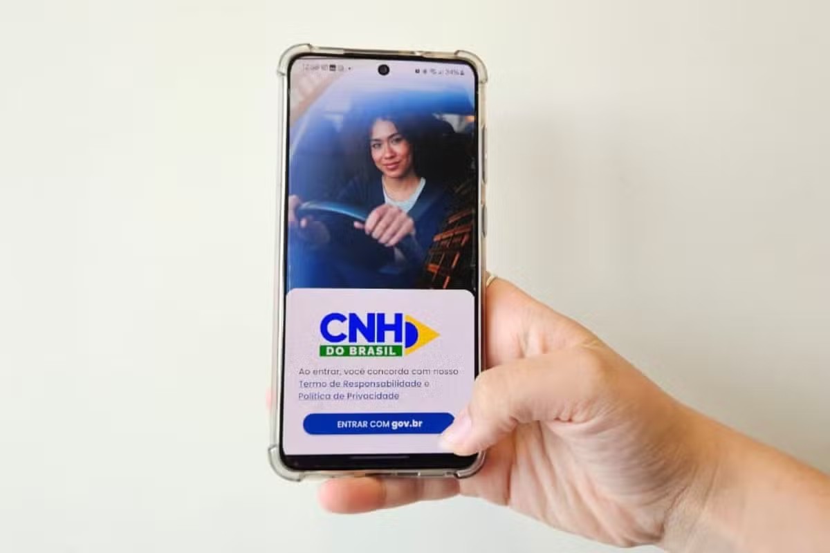 Renovação da CNH: entenda processo automático e como solicitar no app