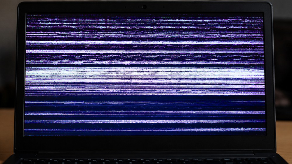Tela do notebook piscando? Veja como identificar e resolver o problema