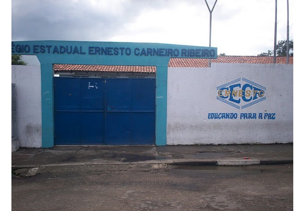 Colégio na Bahia tem o nome do linguista (Foto: Reprodução/Direc02) — Foto: TechTudo