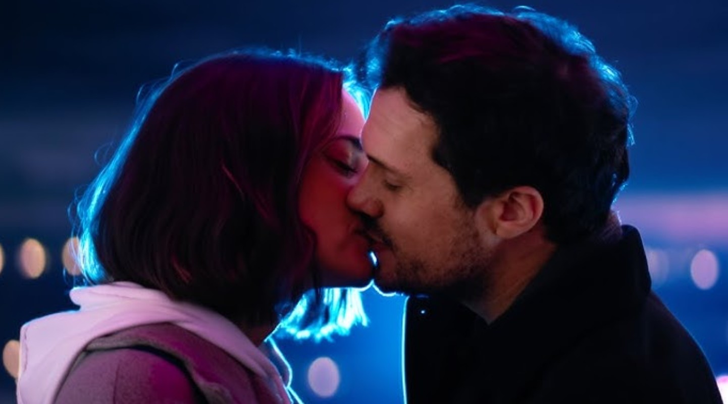 Borbulhas do Amor: veja o final explicado do filme de natal romântico Netflix