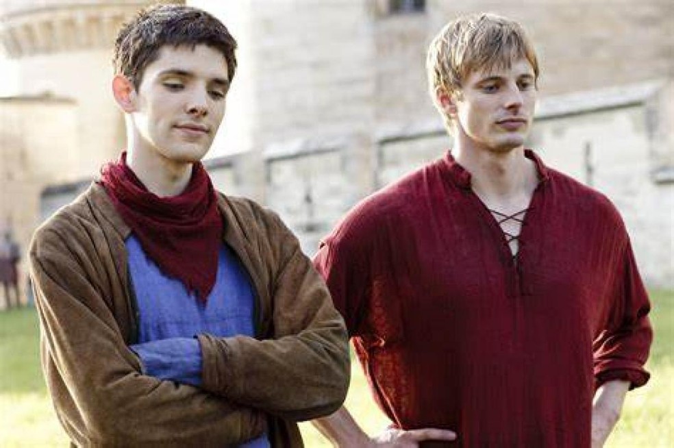 Produção acompanha as aventuras do jovem mago e do futuro rei de Camelot — Foto: Divulgação/BBC