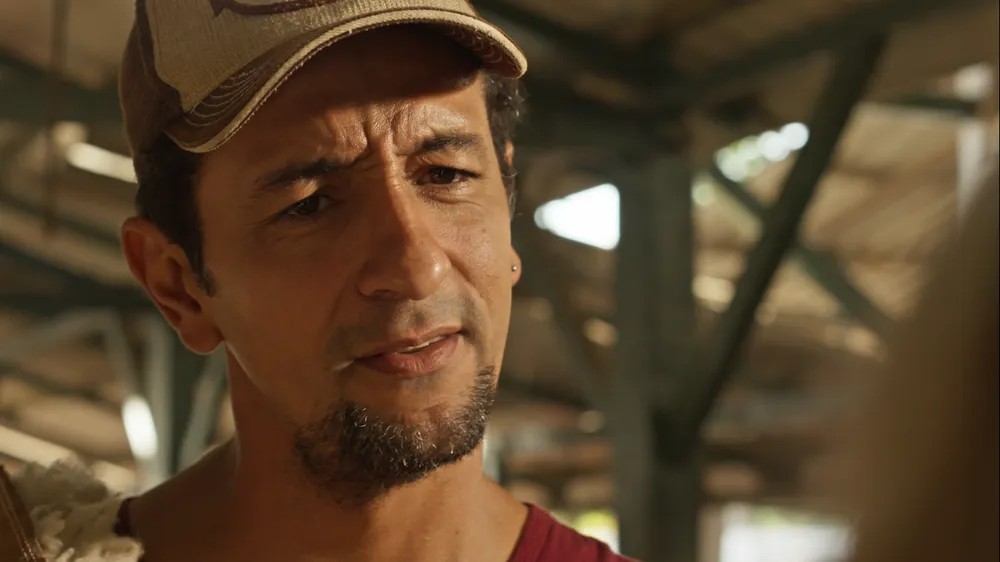 Tião Galinha de Renascer é interpretado por Irandhir Santos — Foto: Reprodução/Globo