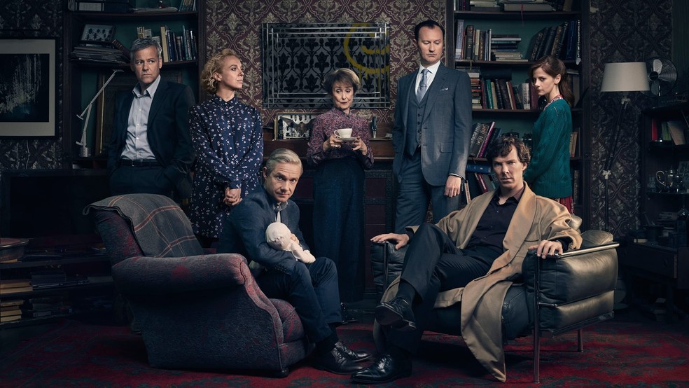 Benedict Cumberbatch e Martin Freeman são os protagonistas de Sherlock — Foto: Reprodução/The Movie Database