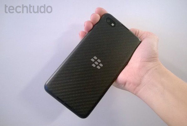 Testamos o BlackBerry Z30: smartphone gigante da BB tem grandes