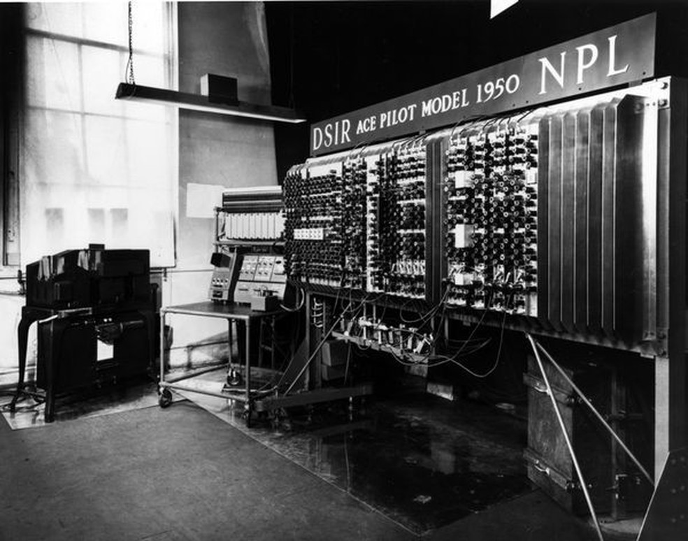 Automatic Computing Engine foi o primeiro computador digital multifuncional com programas armazenados, inventado por Turing — Foto: Reprodução/Computer History Museum