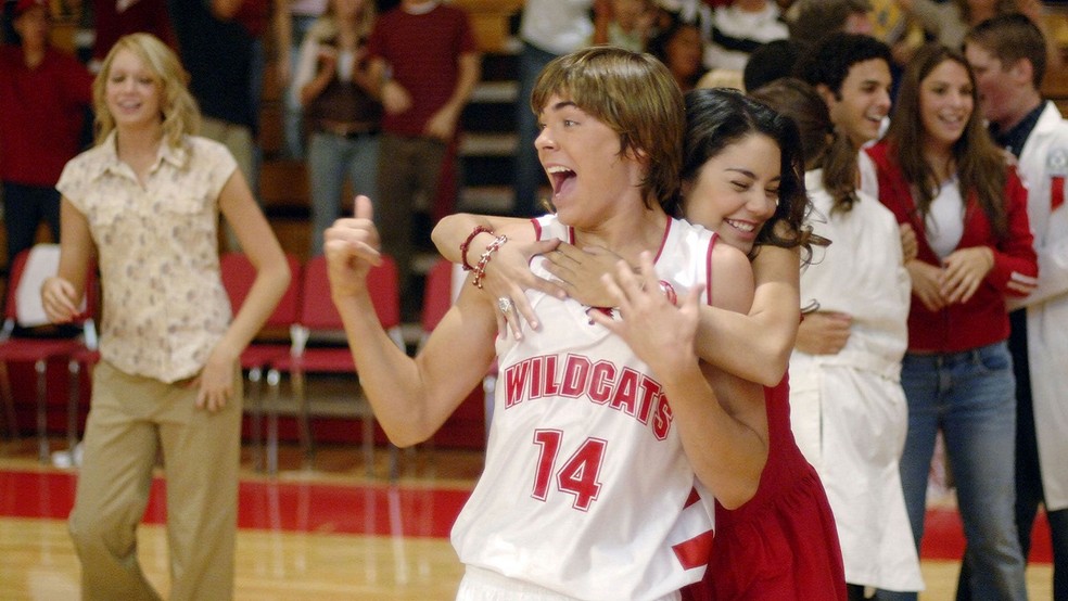 O primeiro filme da trilogia de High School Musical foi lançado em 2006 — Foto: Reprodução/IMDb