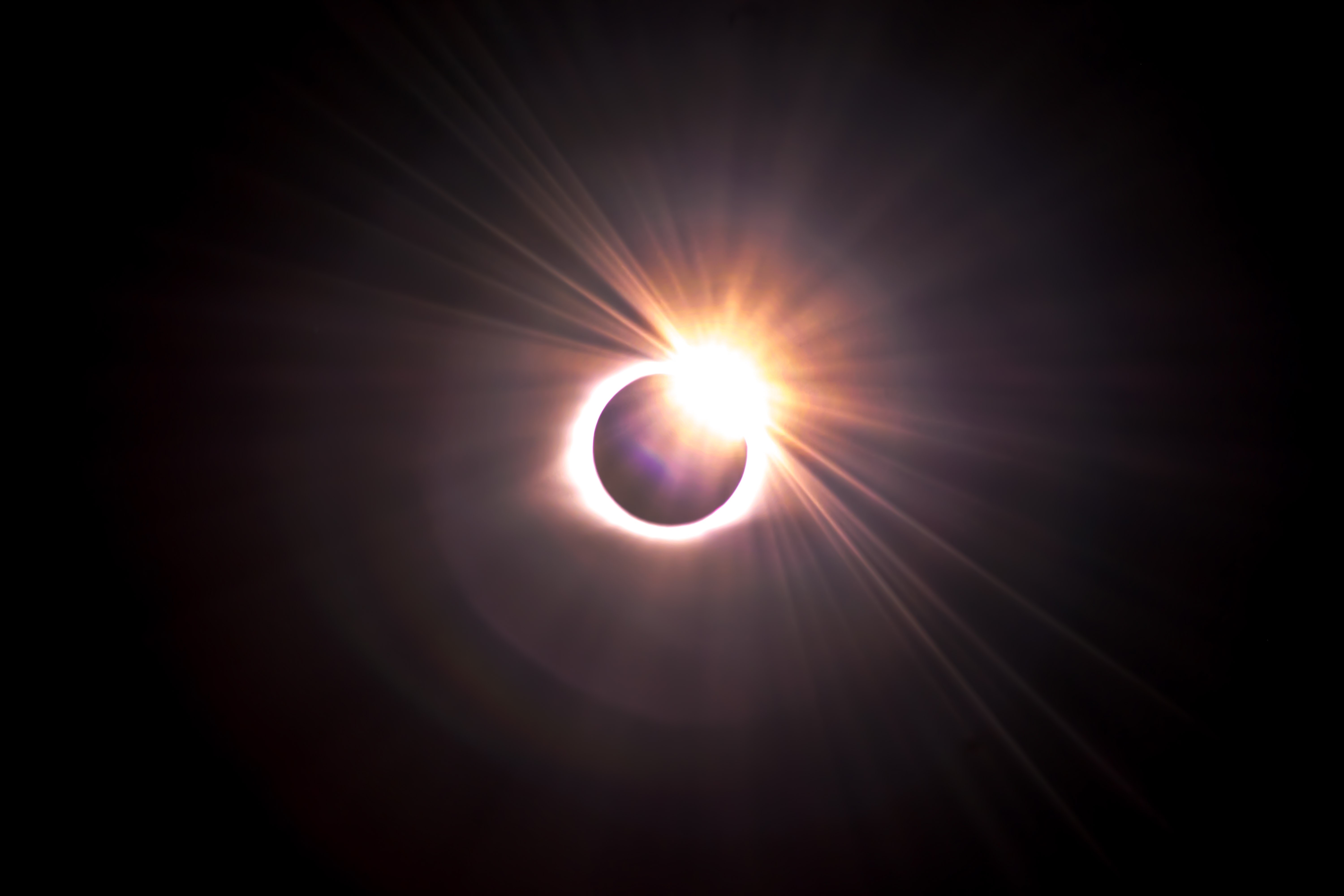 Eclipse solar total será visível no Brasil? Veja data e como assistir online
