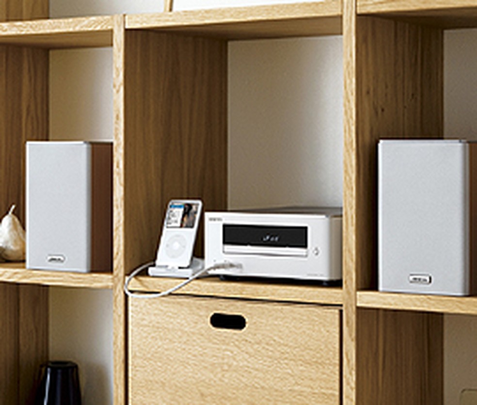 Onkyo lança o microsystem com dock para iPhone, iPod e iPad