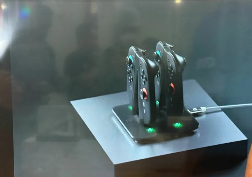 Réplica dos Joycons do Nintendo Switch 2 — Foto: Reprodução/Netzwelt