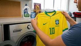 6 dicas para lavar a camisa do Brasil na máquina sem desbotar