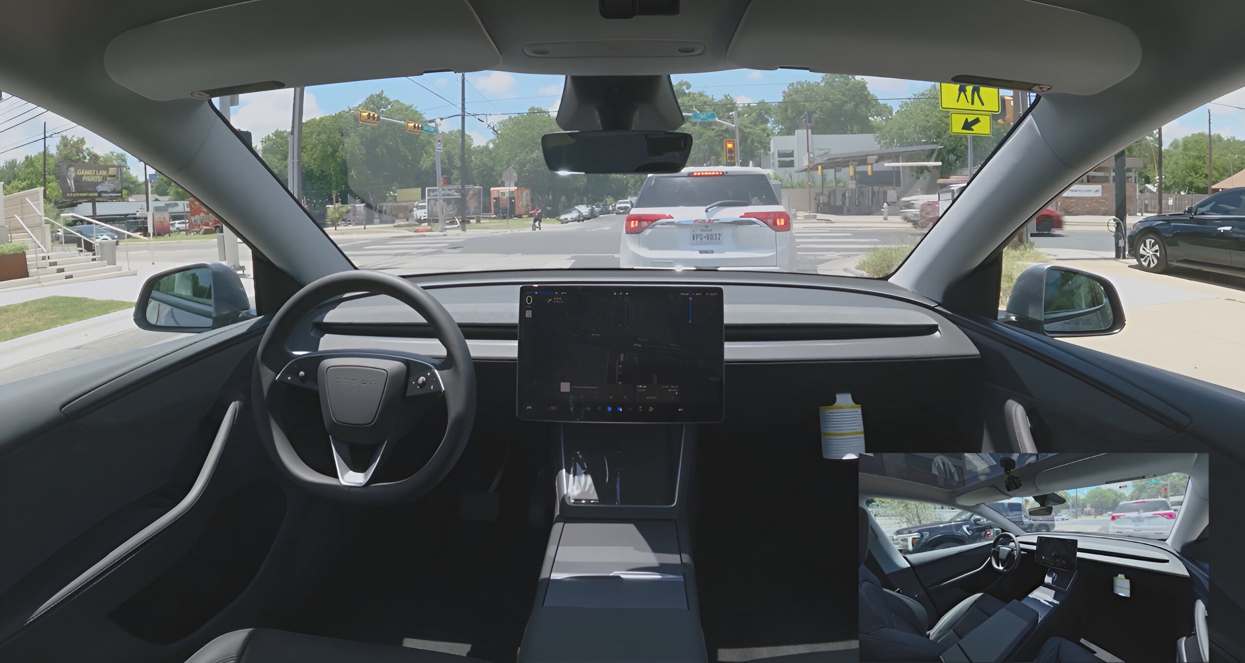 Carro da Tesla faz primeiro delivery autonômo e dirige sozinho até comprador