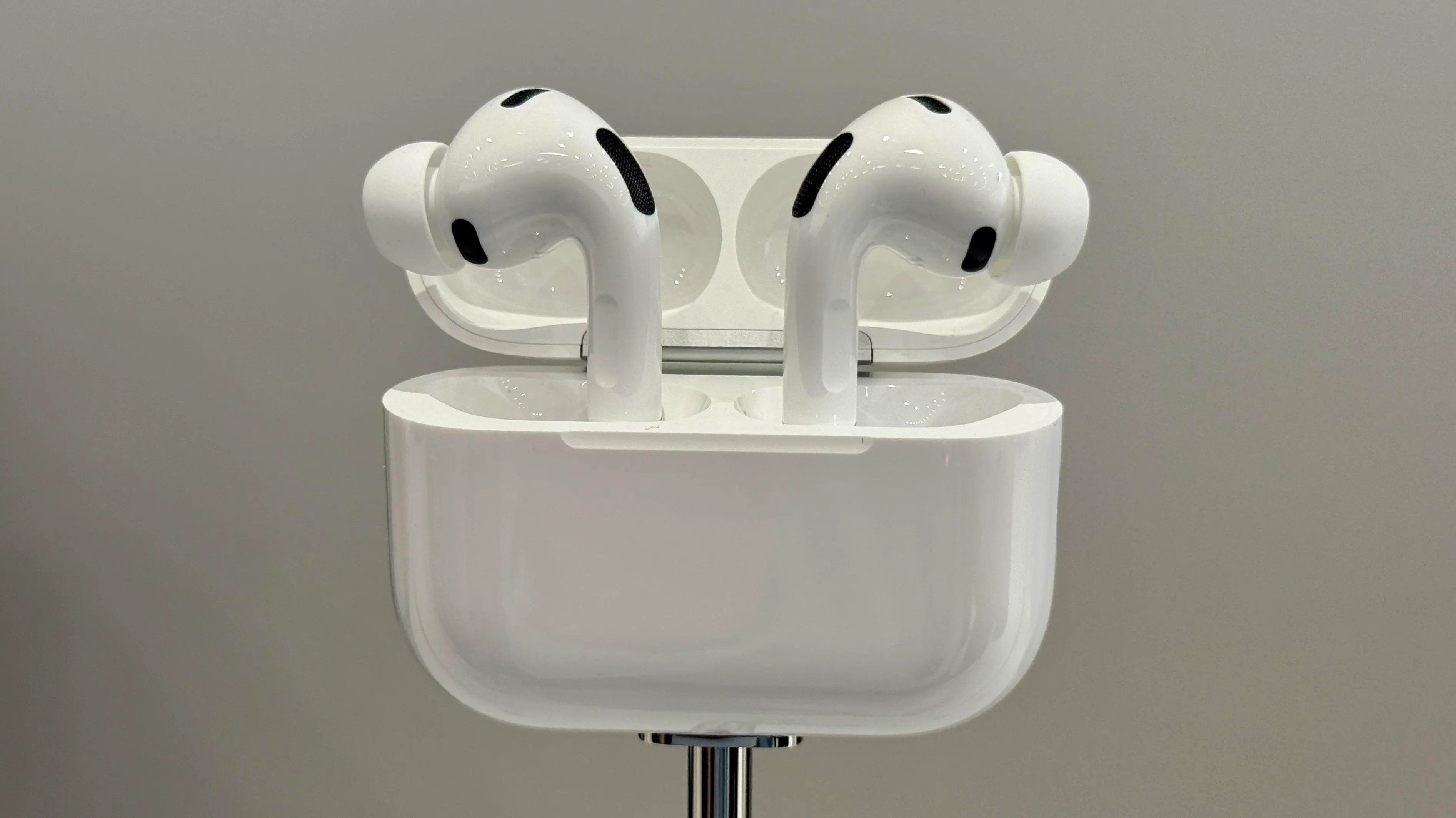AirPods com câmeras? Vídeo vazado da Apple pode revelar novidade