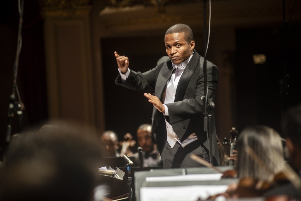 Hoje sob regência de Anderson Alves, a Orquestra Sinfônica Brasileira é o mais tradicional conjunto sinfônico do país — Foto: Divulgação