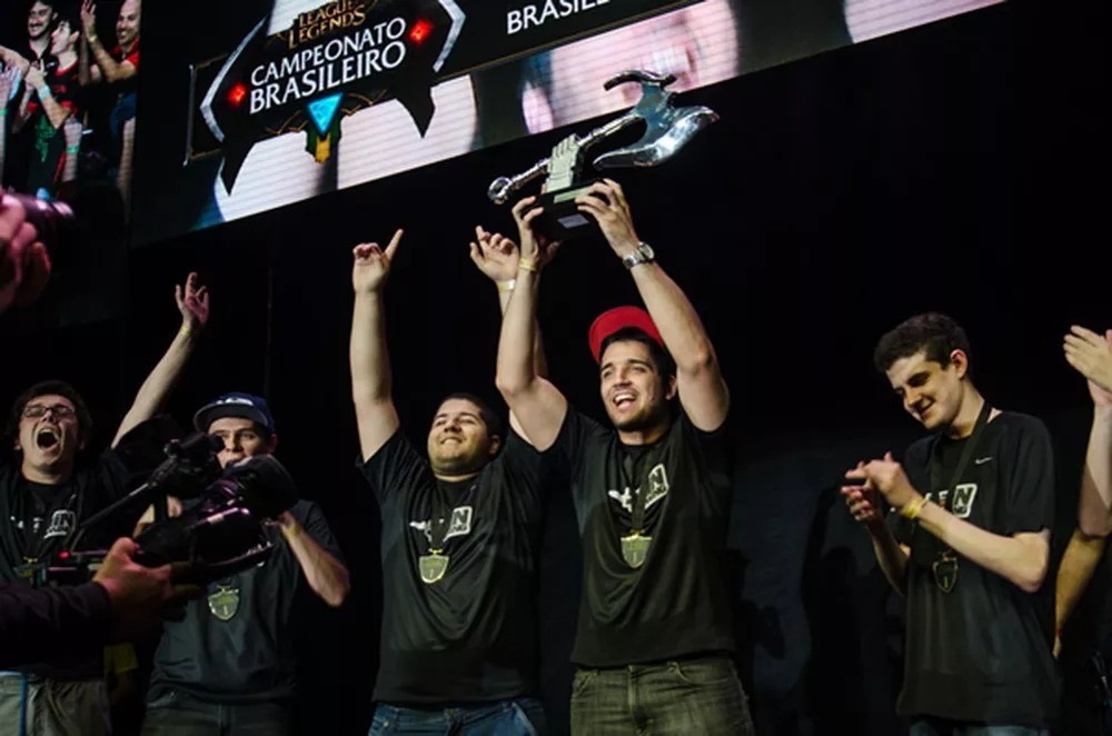 10 anos de LOL no Brasil: veja momentos marcantes envolvendo o jogo