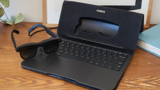 Notebook usa óculos de realidade virtual para substituir tela; veja vídeo