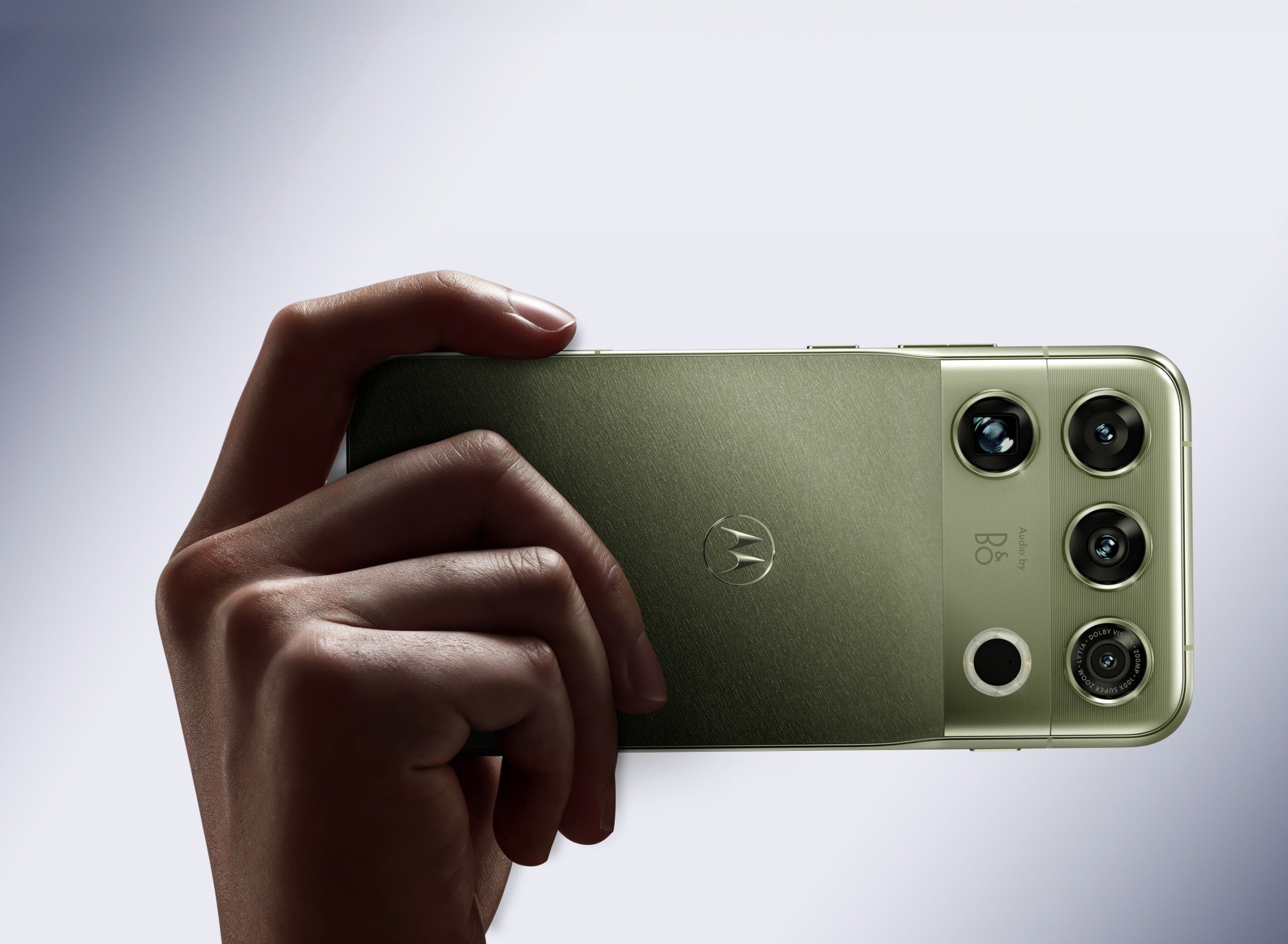 Motorola Signature 27 estreia com novo Snapdragon 8 Elite e câmera de 200 MP