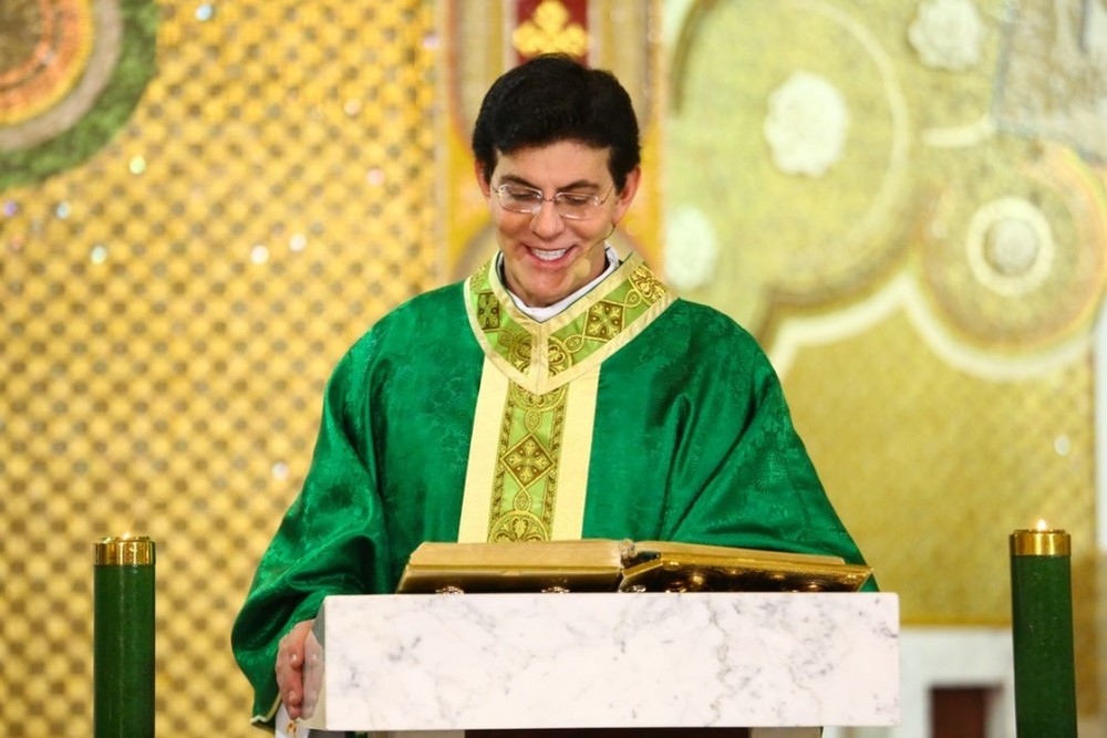 Padre Reginaldo Manzotti ao vivo como ouvir Rádio Evangelizar online