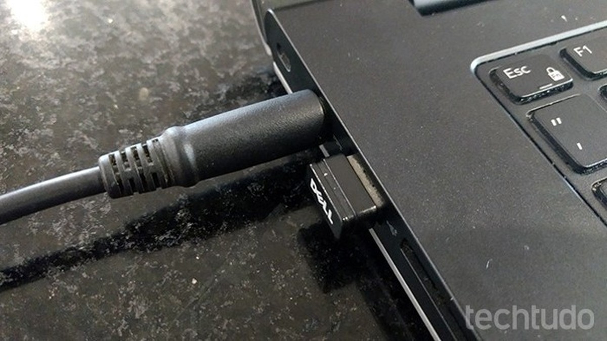 O que acontece se você usar um carregador genérico por muito tempo?