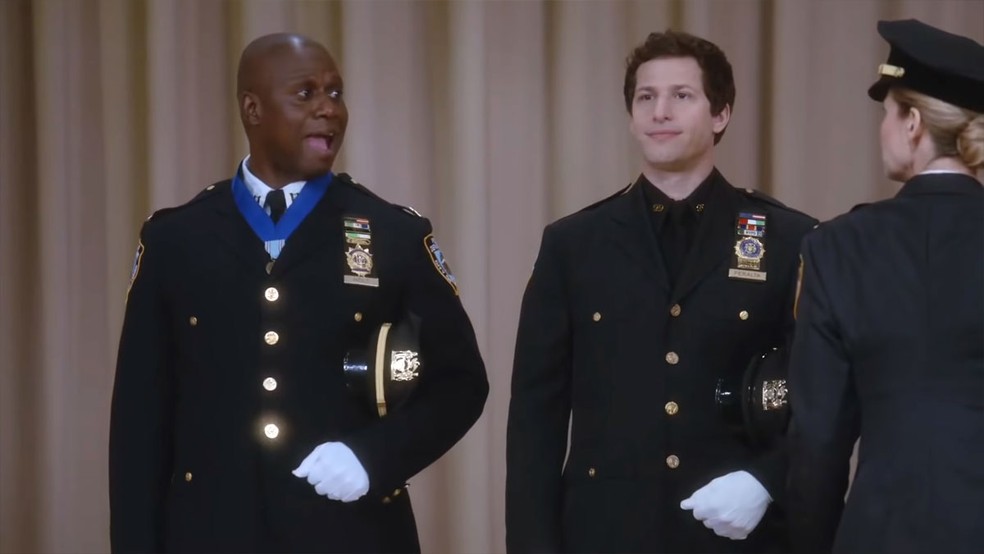 As disputas entre o Capitão Holt e sua rival Wuntch são alguns dos melhores momentos do personagem em Brooklyn 99 — Foto: Reprodução/Blooklyn Nine-Nine