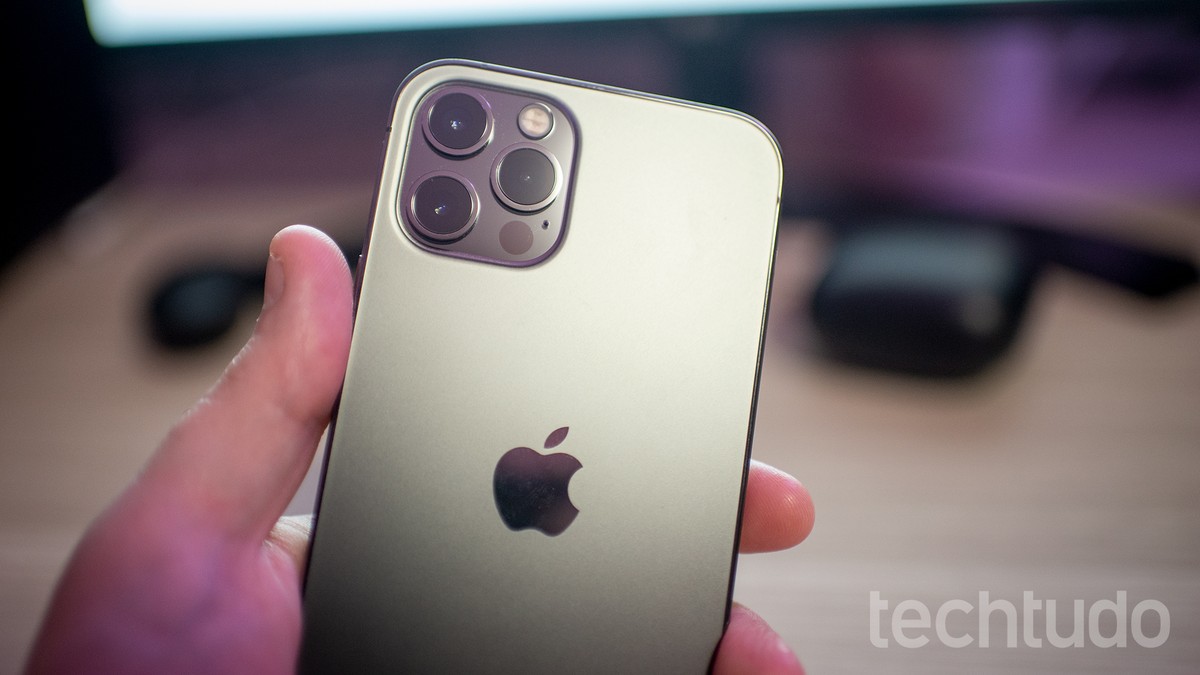 Smartphone Apple iPhone 15 Pro 128GB Câmera Tripla com o Melhor Preço é no  Zoom