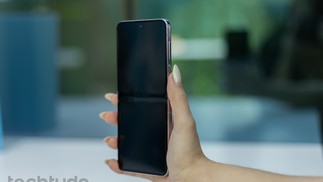 Vinco na tela do Galaxy Z Flip 5 — Foto: Mariana Saguias/TechTudo