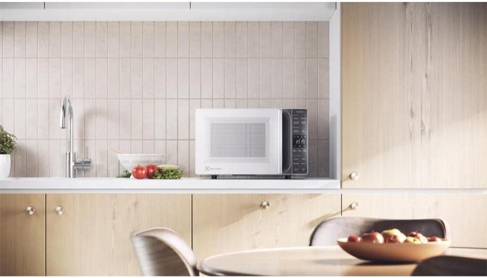 Micro-ondas pequeno e barato: 6 opções acessíveis para o dia a dia
