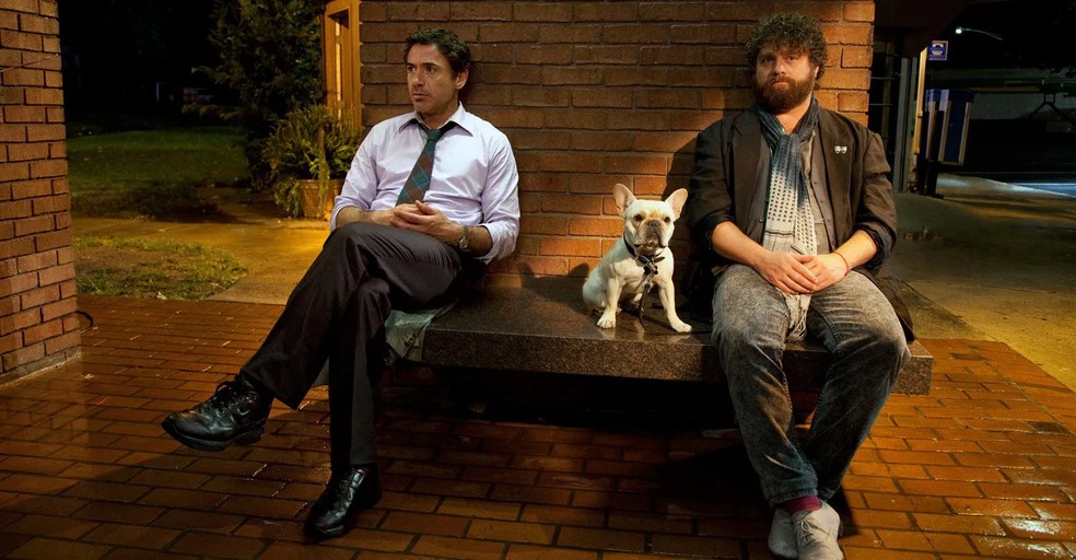 Robert Downey Jr. e Zach Galifianakis protagonizam comédia Um Parto de Viagem, obra do mesmo diretor de Se Beber, Não Case — Foto: Reprodução/JustWatch