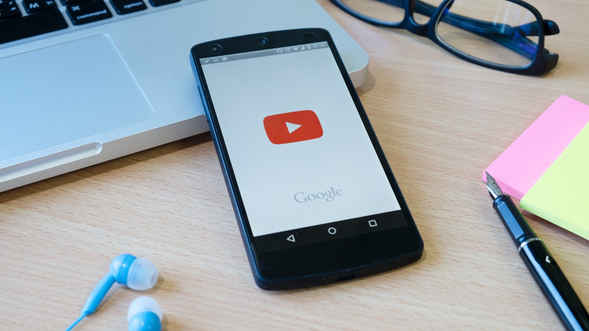 Como tirar a dublagem automática do YouTube e voltar ao áudio original