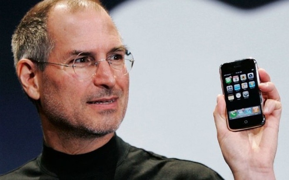 Primeiro modelo do iPhone vinha com uma tela de 3,5 polegadas — Foto: Reprodução/Apple