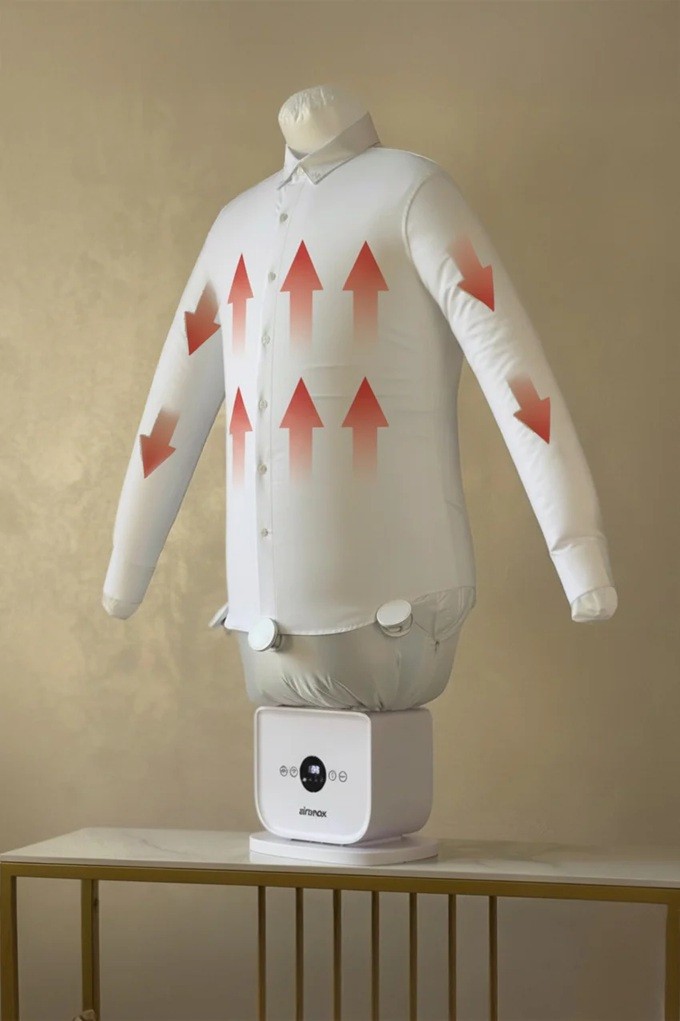 Esse "boneco" promete passar e secar roupas sem esforço; confira