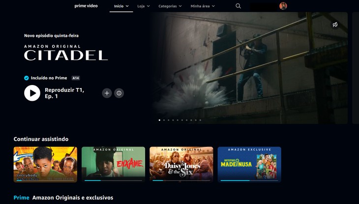 Página inicial com séries em destaque no Prime Video