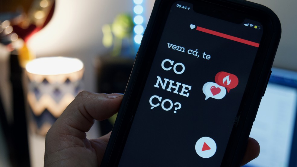 Novo app de relacionamento forma casais em jogo de perguntas e respostas -  TecMundo