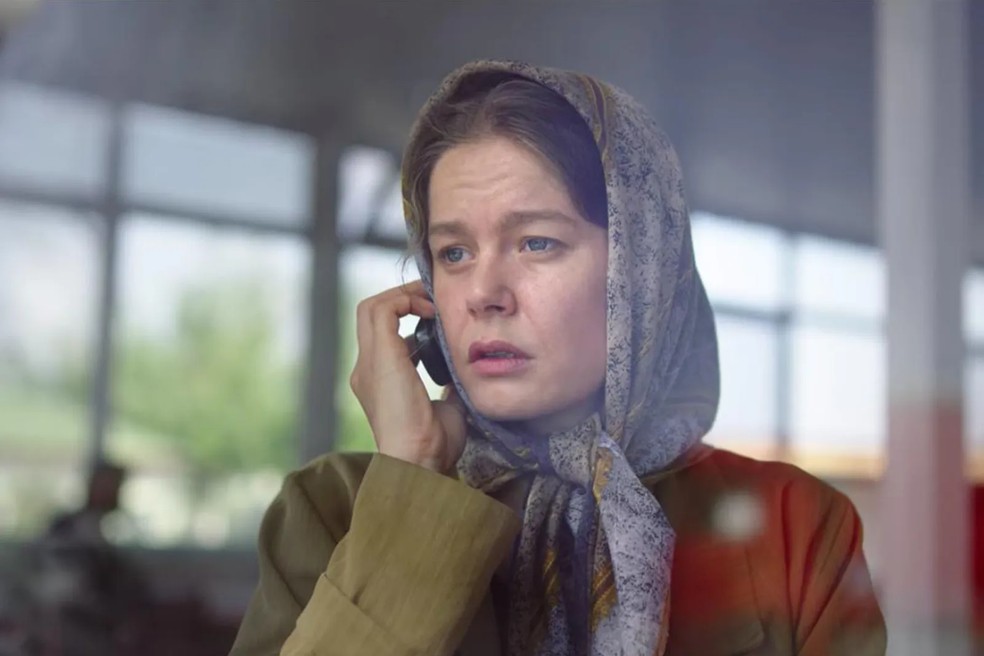 Em Fatma, enredo traz críticas sobre o papel da mulher na sociedade — Foto: Reprodução/IMDb
