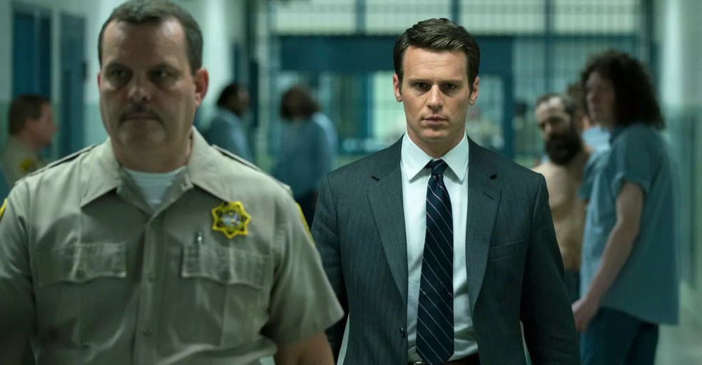 Mindhunter fala sobre dois detetives do FBI que encaram os maiores serial killers dos EUA — Foto: Reprodução/JustWatch
