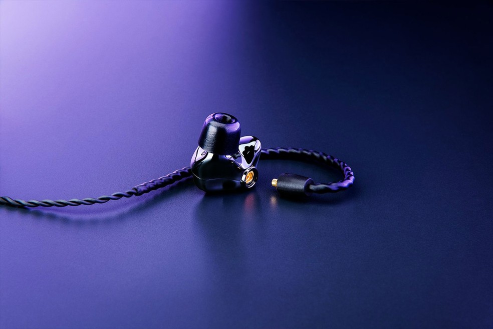Razer lança primeiro monitor de áudio intra-auricular para gamers